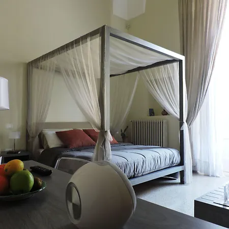 4 Balconi Rooms-boutique Лечче