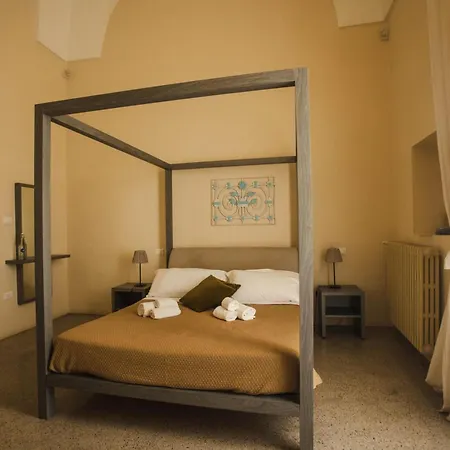 4 Balconi Rooms-boutique Лечче