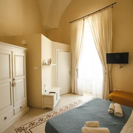 4 Balconi Rooms-boutique 3* レッチェ