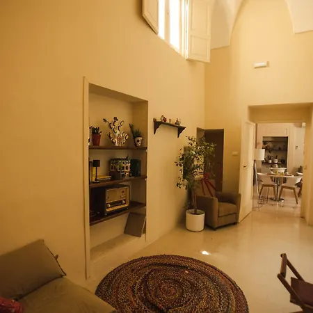 Bed and Breakfast 4 Balconi Rooms-boutique Λέτσε