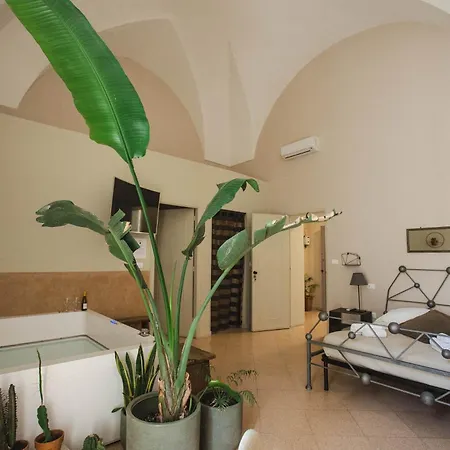 Bed and Breakfast 4 Balconi Rooms-boutique Λέτσε