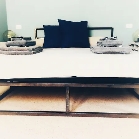 Bed and Breakfast 4 Balconi Rooms-boutique Λέτσε