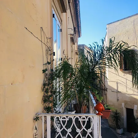 4 Balconi Rooms-boutique ベッド・アンド・ブレックファスト