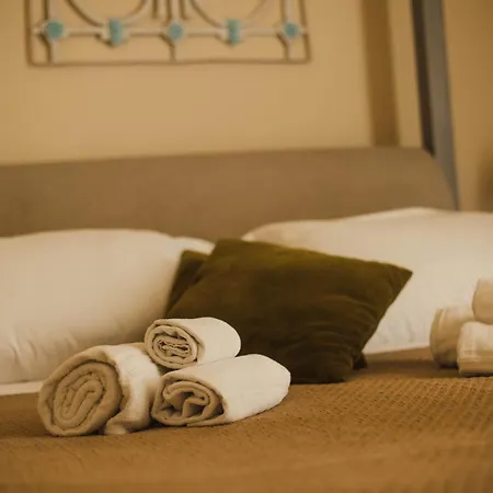 4 Balconi Rooms-boutique 3* לצ'ה