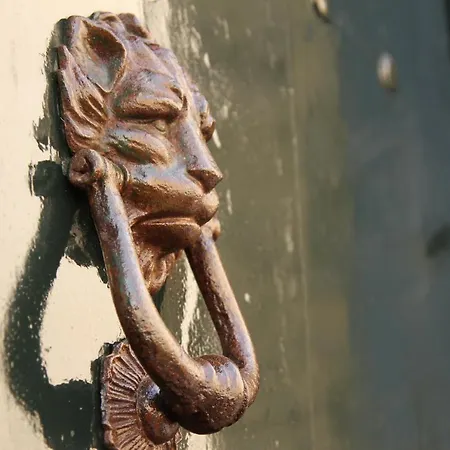 4 Balconi Rooms-boutique Λέτσε