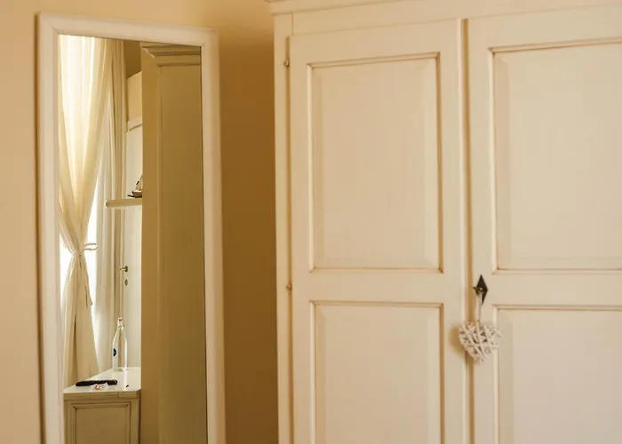 לינה וארוחת בוקר 4 Balconi Rooms-boutique 3*