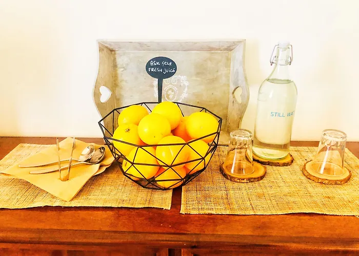 4 Balconi Rooms-boutique לינה וארוחת בוקר לצ'ה