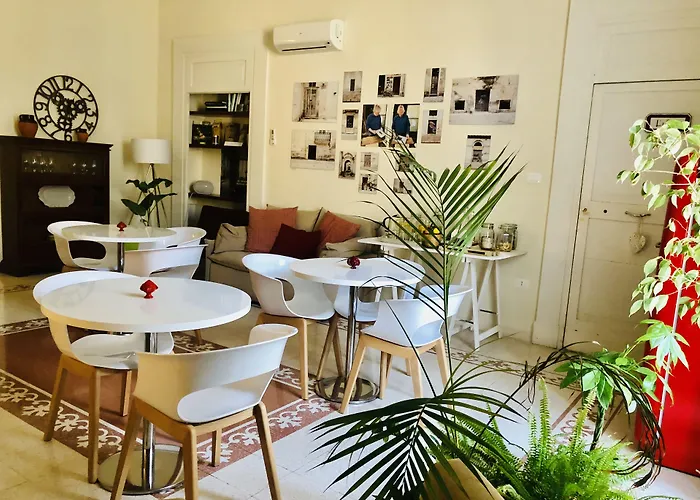 4 Balconi Rooms-boutique לצ'ה